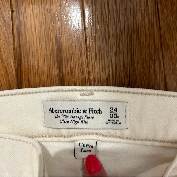Abercrombie White Jeans - Picture 3 of 4